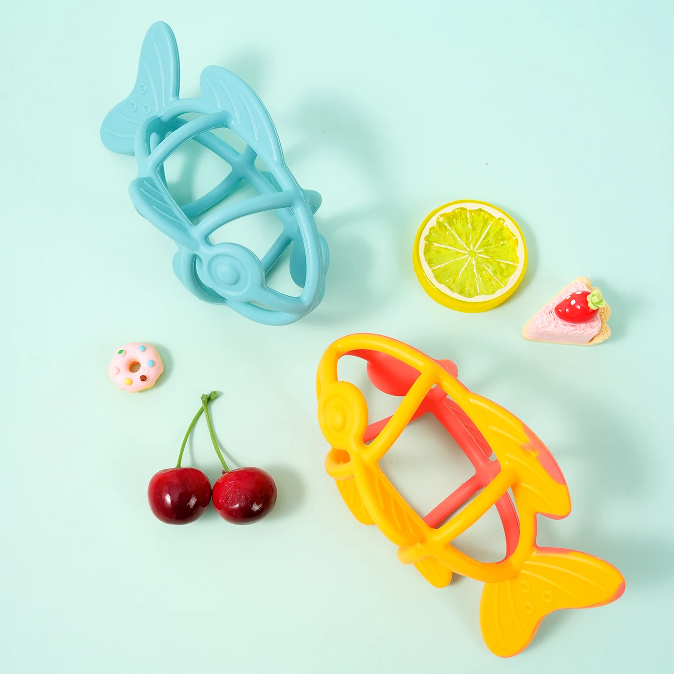 "Little Fish" 360° Easy-Grip Silicone Teether - Flexible Sensory Soothing Toy for Newborns - Image 3